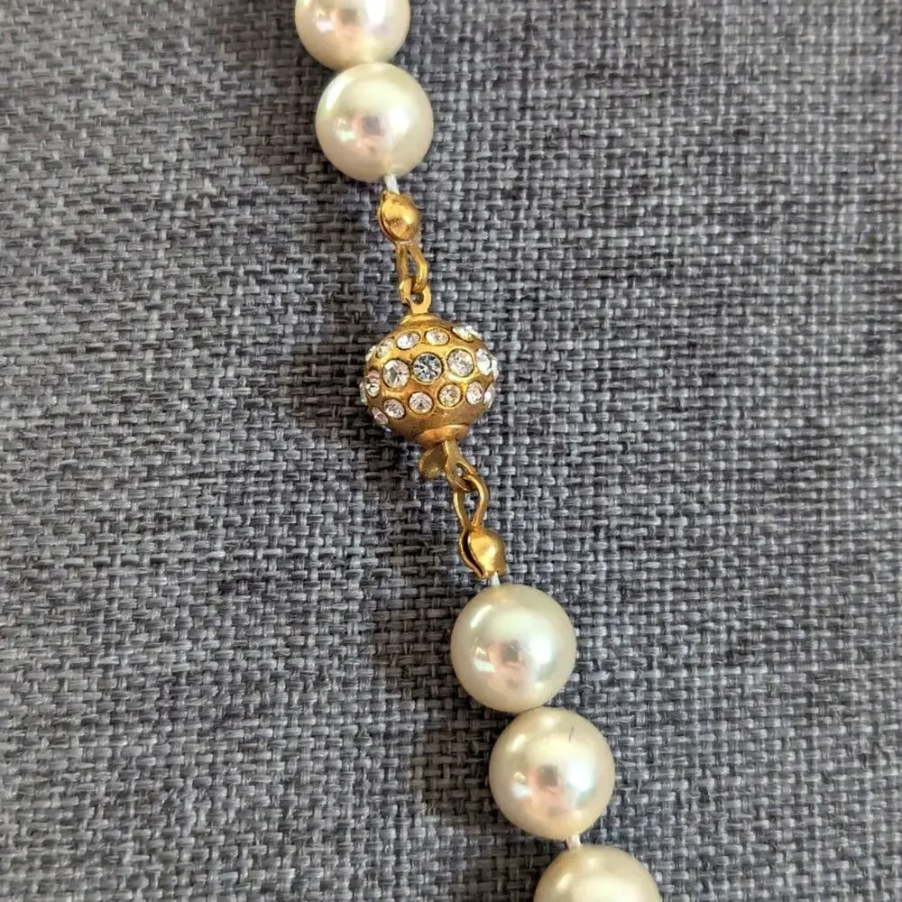 Vintage Classic Glass Faux Pearl Rhinestone Ornate Box Clasp Necklace 24